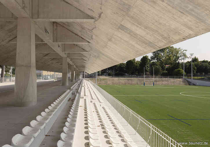 Endlich verdichtet - Sportanlage in Porto von Domitianus Arquitetura