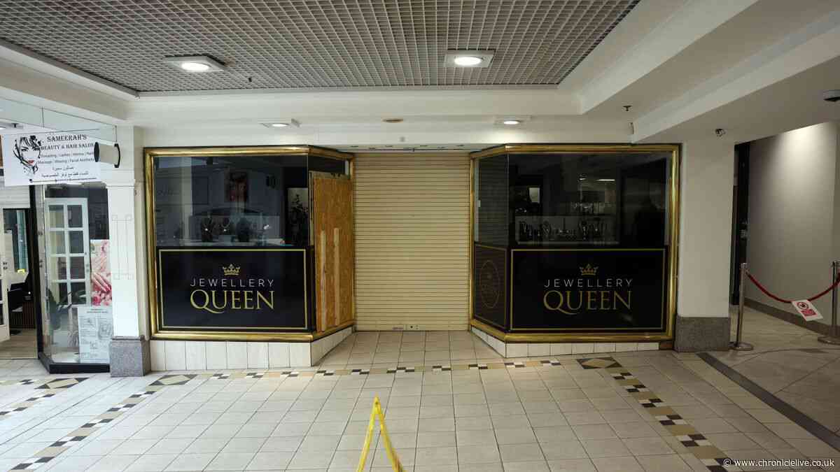 Jewellery worth £10,000 stolen from Eldon Gardens shop after intruder smashes windows