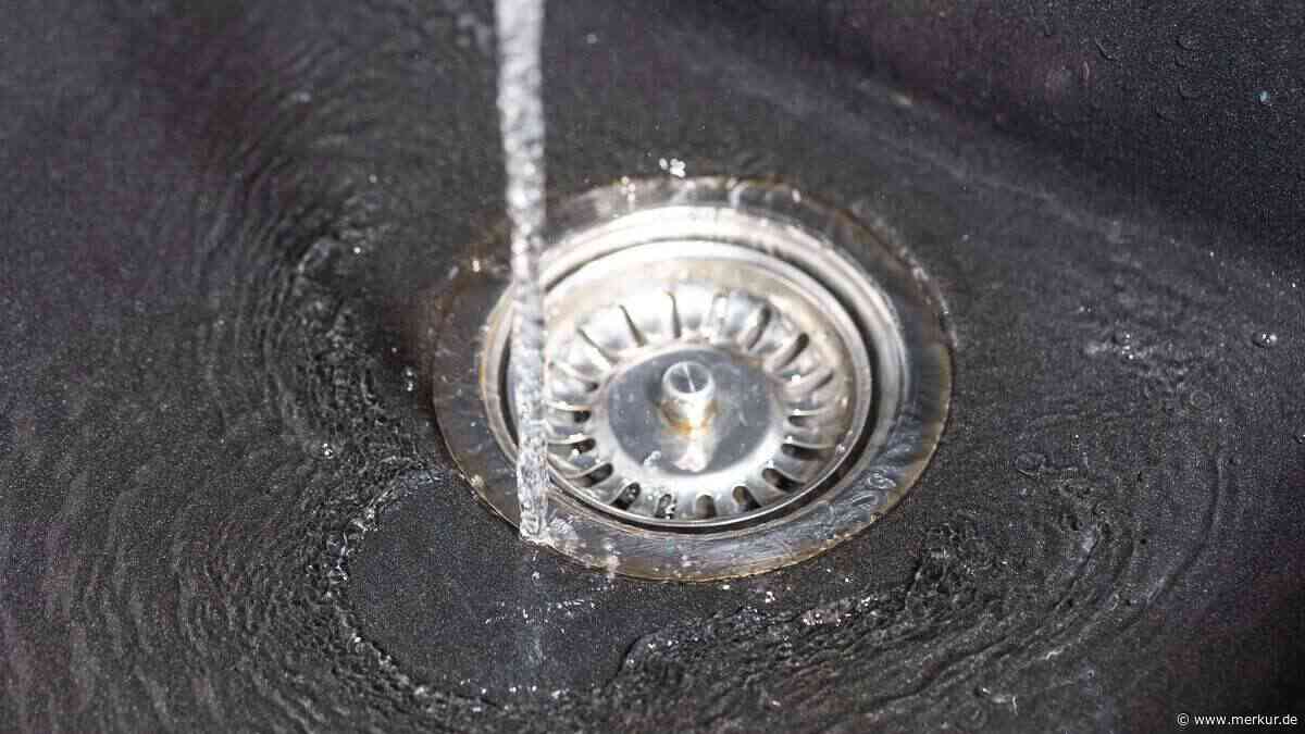 Abfluss riecht muffig: Warum dieser kleine Gegenstand im Bad jetzt helfen soll