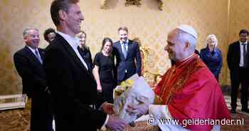 ‘Bedankt voor de bloemen’: paus Leo XIV knipoogt naar Nederlandse ambassadeur uit Deest