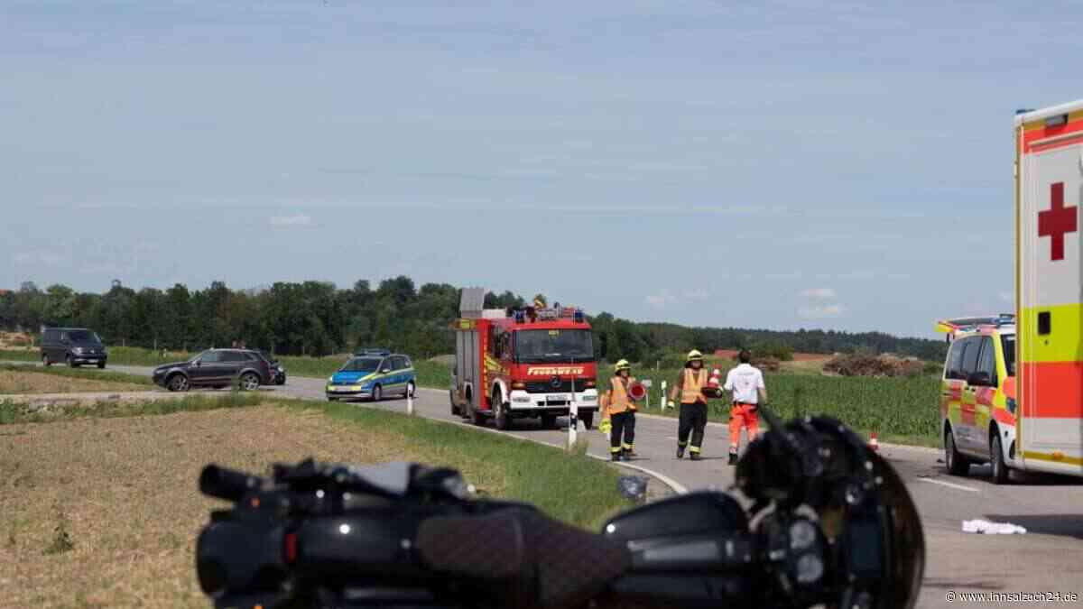 Zusammenstoß auf der Gegenfahrbahn: Motorradfahrer bei Altenmarkt schwerst verletzt
