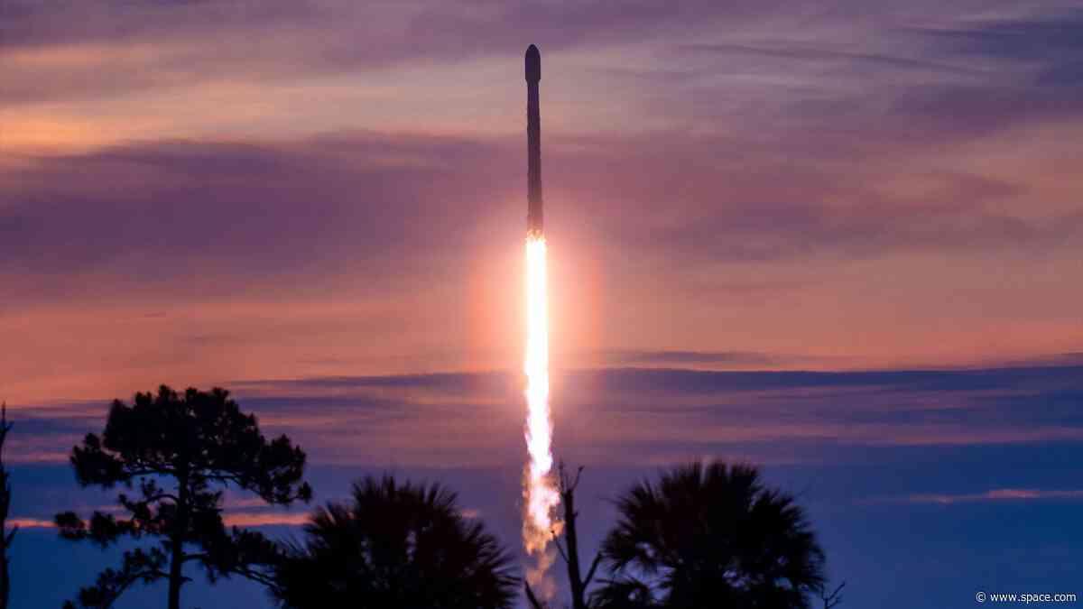 Watch SpaceX set new rocket reuse record with 35th launch — and landing —  of a Falcon 9 booster (video)