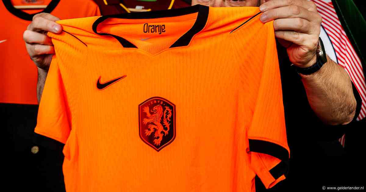 Oranje draagt op WK het duurste Nike-shirt ooit: ‘De liefde van fans wordt genadeloos uitgebuit’