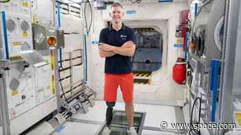 This former Paralympic athlete could become the 1st person with a physical disability to live in orbit