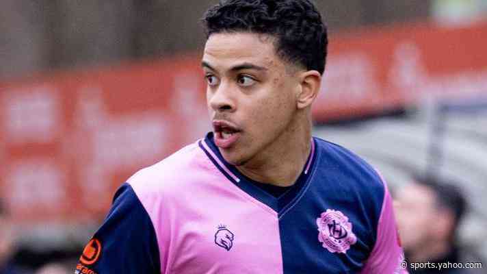 Yeovil bring in midfielder Powell on two-year deal