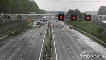 A15 dicht vanwege takken die op snelweg zijn gewaaid, code geel in 3 provincies