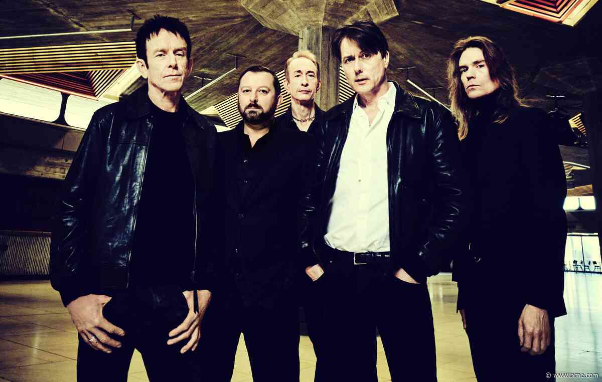 Suede announce ‘Expanded’ reissue of ‘Antidepressants’ with swaggering new song ‘Emotionally Unavailable’