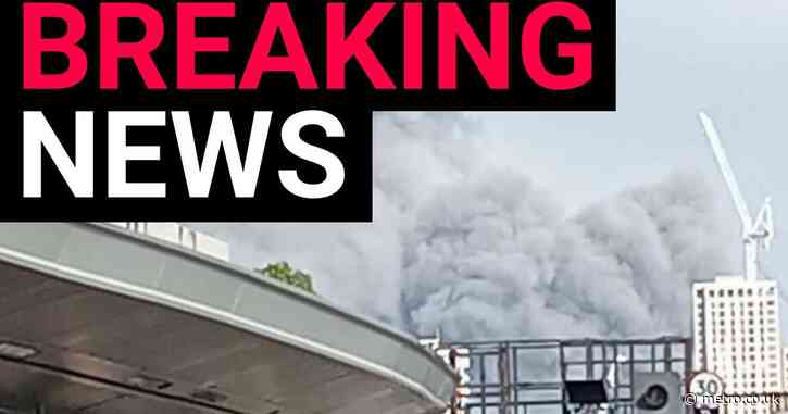 Huge recycling centre fire by railway near London Bridge sparks travel chaos