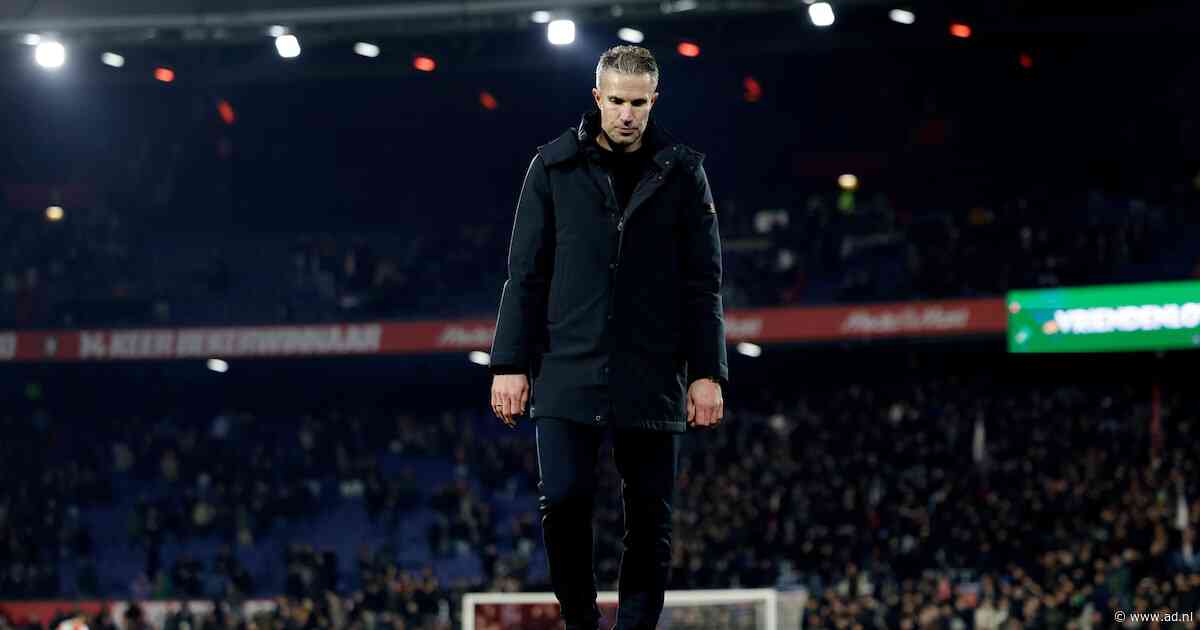 Supporters reageren op vertrek Van Persie bij Feyenoord: ‘We keken achttien maanden naar een treincrash’