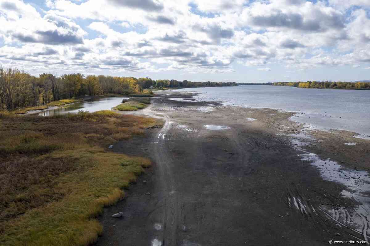 Quebec municipalities and environmentalists say province's water reserves are at risk
