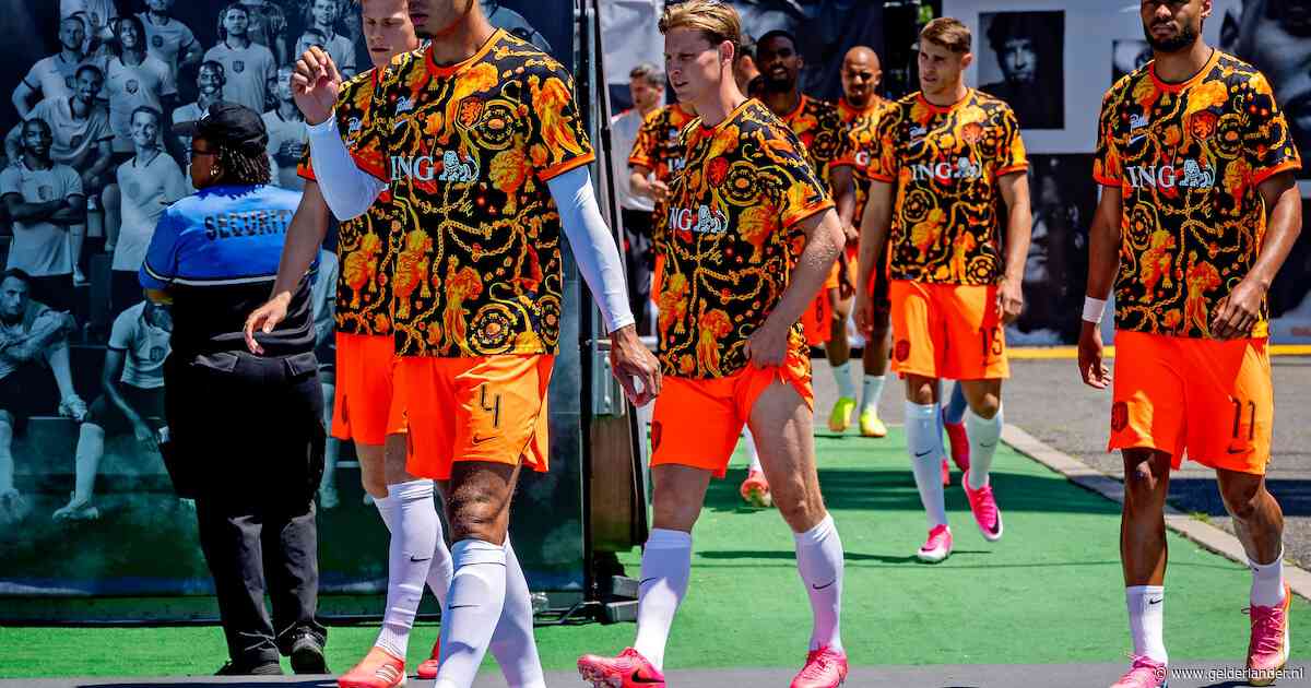 LIVE Oranje | Oranje met Dumfries en Summerville tegen Oezbekistan: dit is de opstelling