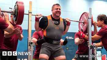 How kayak capsize led to powerlifting championship