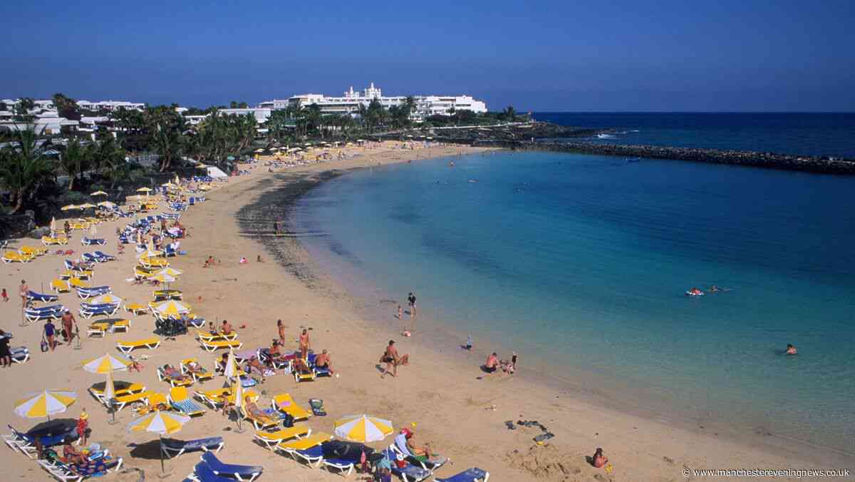Warnings issued for Tenerife and Gran Canaria as islands battered by 61km/h winds