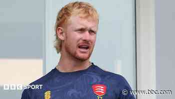 Cox return boosts Essex in T20 Blast