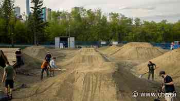 Edmonton mountain bikers come together to build first-of-its-kind park