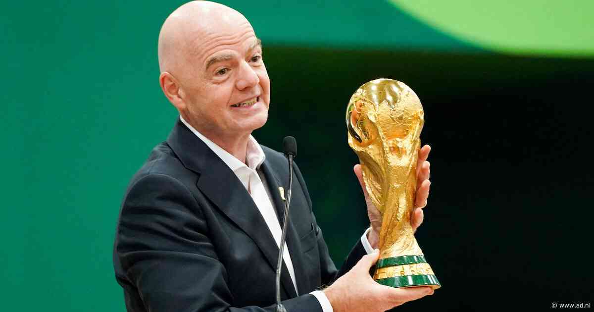 Platini klaagt FIFA-baas Infantino aan, felle zon tijdens openingsceremonie in Mexico-Stad