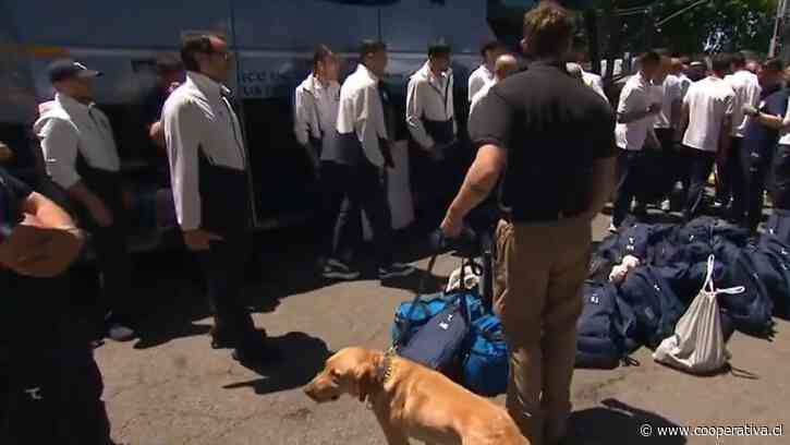 [VIDEO] Hasta con perros: Selección de Uzbekistán vivió intensa revisión previo a amistoso en EE.UU.