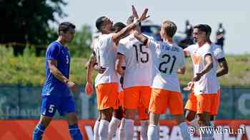 Tiental Oranje ontsnapt vlak voor WK aan pijnlijke misstap tegen Oezbekistan