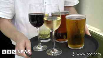 Bars and hotels 'cannot afford to take on staff'