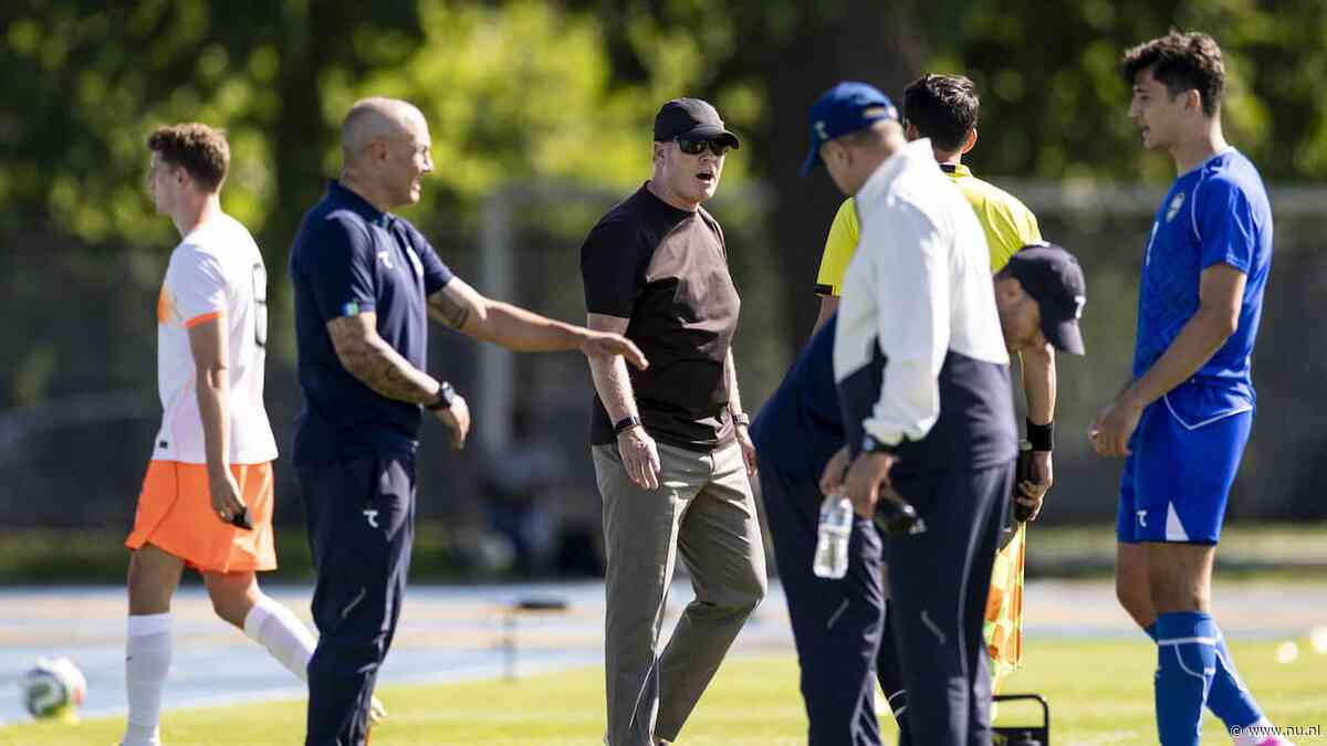 Koeman hekelt arbitrage en gemiste kansen Oranje: 'Dat geeft hoofdpijn'