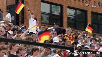 3.000 Fans bejubeln DFB-Team beim ersten Training