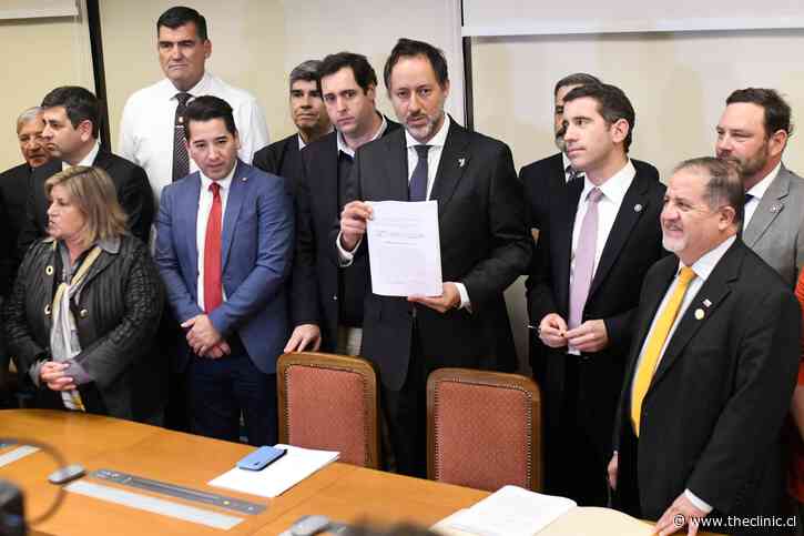 Con apoyo de cinco bancadas, oposición ingresa acusación constitucional contra el exministro Nicolás Grau: este martes se sorteará comisión revisora