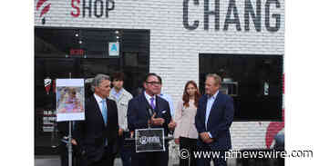 Los abogados John Gomez y Ron Simon anuncian la primera demanda en Kebab Shop E. Coli Outbreak Outside Downtown San Diego Restaurant