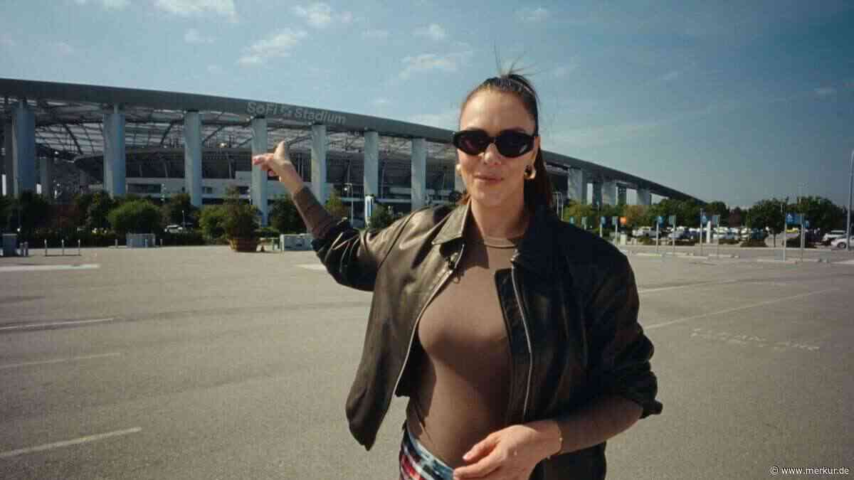 Am WM-Stadion von L.A. stellt Esther Sedlaczek fest: Hier kostet schon der Parkplatz 300 Dollar