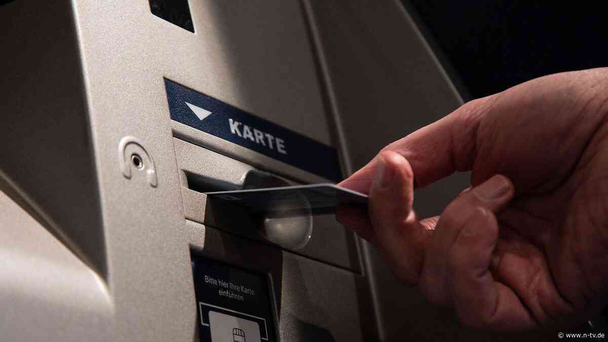Schon gewusst?: Geld abheben: Darum kommt die Karte vor dem Bargeld