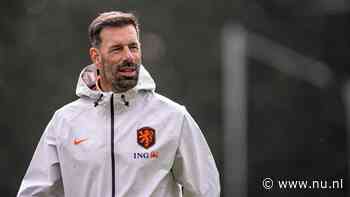 Assistent Van Nistelrooij ontbrak bij Oranje omdat hij zijn 50e verjaardag vierde