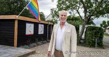 Ronald ziet gays nog steeds worstelen en opent daarom een praktijk om hen te helpen: ‘We spreken dezelfde taal’