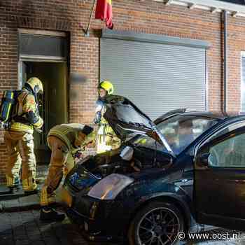 Auto total loss bij aanslag met brandbom bij woning Rode Dorp in Deventer