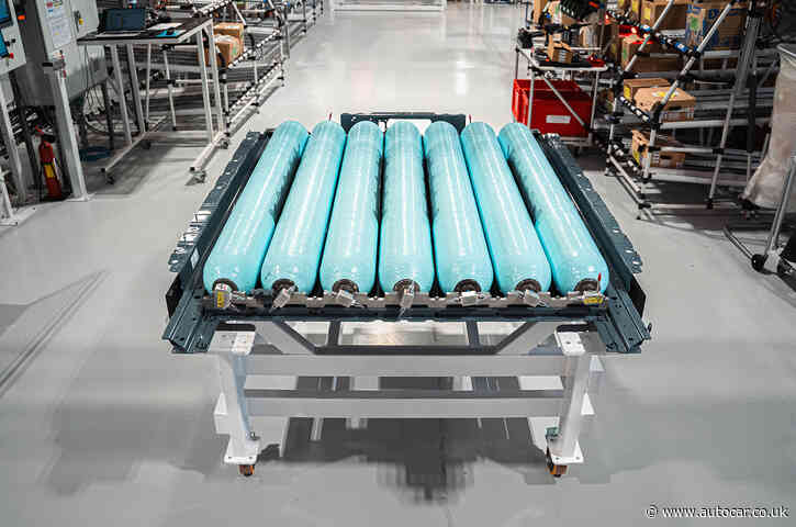 BMW solves hydrogen packaging puzzle to build FCEV and EV iX5 together