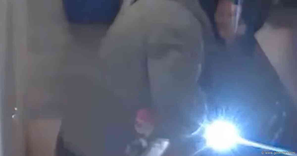 Inbreker maalt niet om camera en gaat gewoon door met zijn werk: massale reacties op filmpje van politie