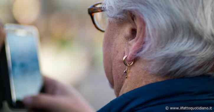 “Passeggiare, cucinare per gli altri, stare in famiglia e impicciarsi degli affari di tutti”: cos’è il Nonna Maxxing, il nuovo trend ispirato alla “grande madre” che spopola tra la Gen Z