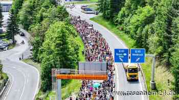 Nach Brenner-Sperre: Nächste wichtige Alpenroute wird wegen Demo komplett dichtgemacht