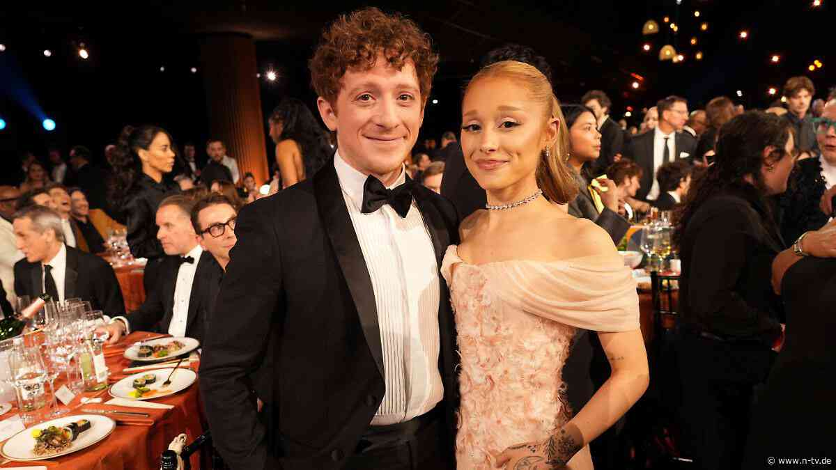 Trennung von Ethan Slater: Ariana Grande soll wieder Single sein