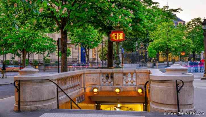 Next stop, C:\ ... Paris Metro screen goes off the tracks