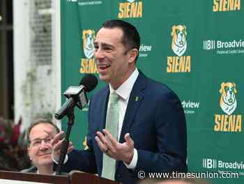 New Siena basketball coach brings 'great roster' into summer workouts