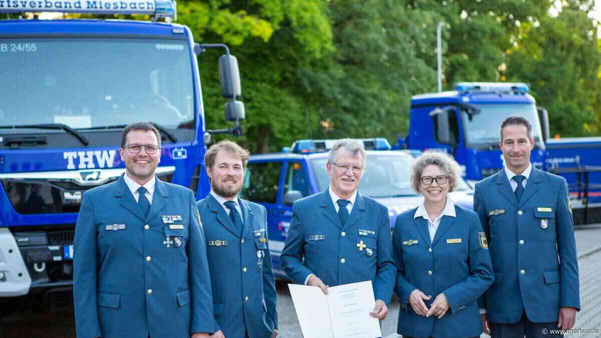 THW-Ehrenzeichen in Gold für Ernst Fiechter – 37 Jahre Jugendarbeit