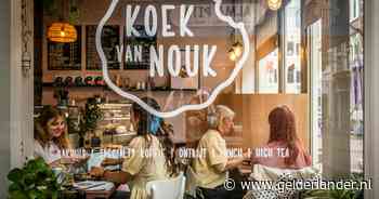 Geen laptops, geen fancy gedoe: waarom Arnhemse koffiebar ’s ochtends al helemaal vol zit