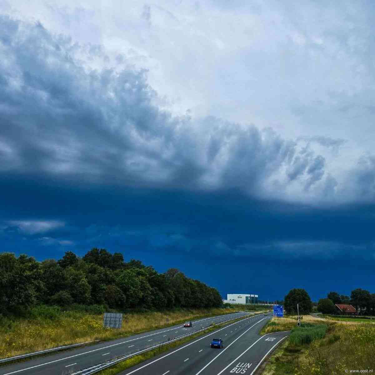 Stevige onweersbuien verwacht met kans op hagel en windstoten