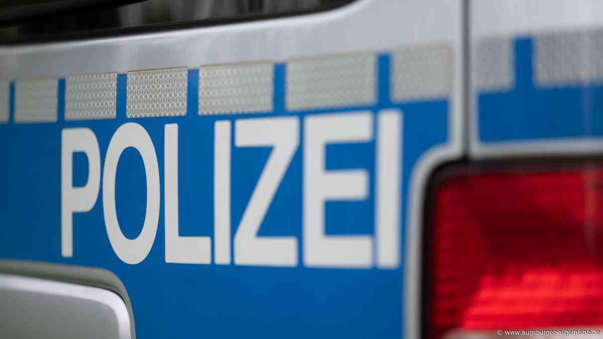 Unfall in Ulm unter Alkoholeinfluss: Autofahrer attackiert Polizisten