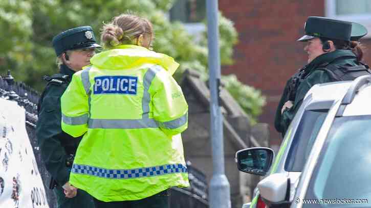 ’Huiveringwekkende’ mesaanval in Belfast schokt VK: man probeerde slachtoffer mogelijk te onthoofden