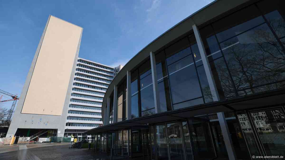 Er berührte sie unsittlich: Polizei sucht kleinen Mann nach Übergriff an der Uni