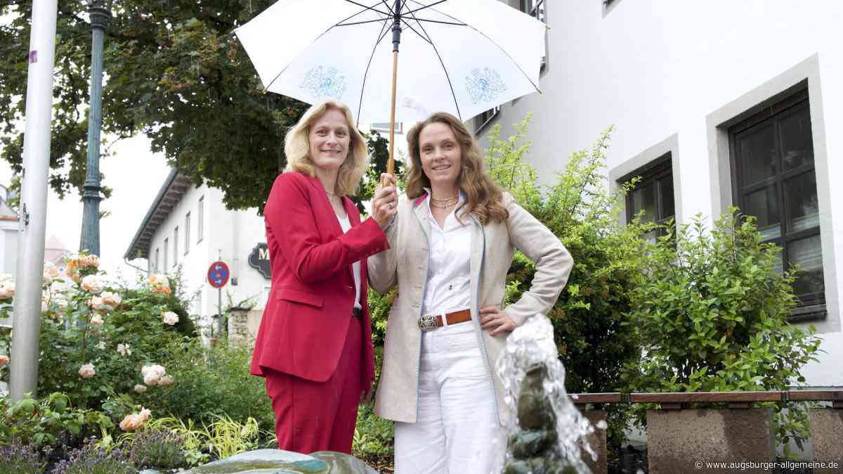 Eine Prinzessin beschirmt das Dießener Marktjubiläum