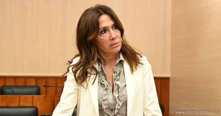 “Pressioni per revocare una concessione balneare all’ex marito”, indagata per concussione l’assessora regionale pugliese Starace