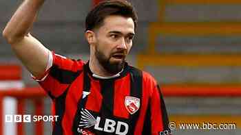 Exeter sign Morecambe winger Edwards