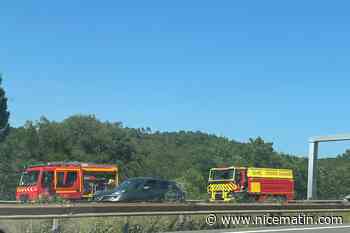Un véhicule prend feu sur l’autoroute A8 près de Mandelieu, les flammes se propagent à la végétation