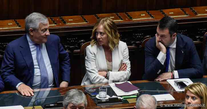 Legge elettorale, vertice di maggioranza: blitz in aula della destra per evitare l’ostruzionismo. Ancora scontro sulle preferenze